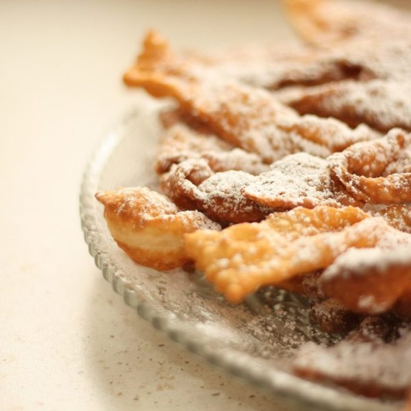 dolci-carnevale-gattullo-chiacchiere-specialita-pasticceria-milano