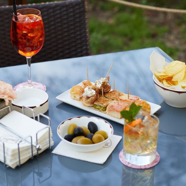 aperitivo come una volta nel centro di milano gattullo pasticceria storica milanese