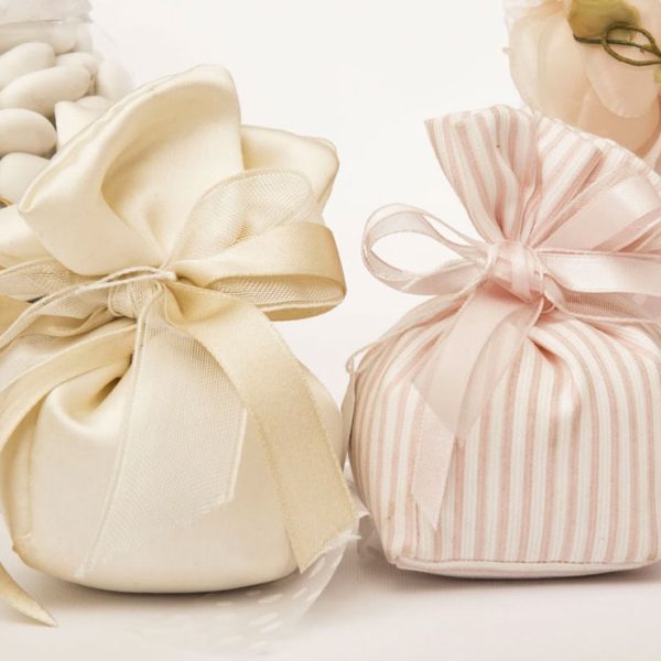 Idee dolci per una festa di laurea a Milano: torte, mignon e dessert artigianali per celebrare con gusto e stile.
